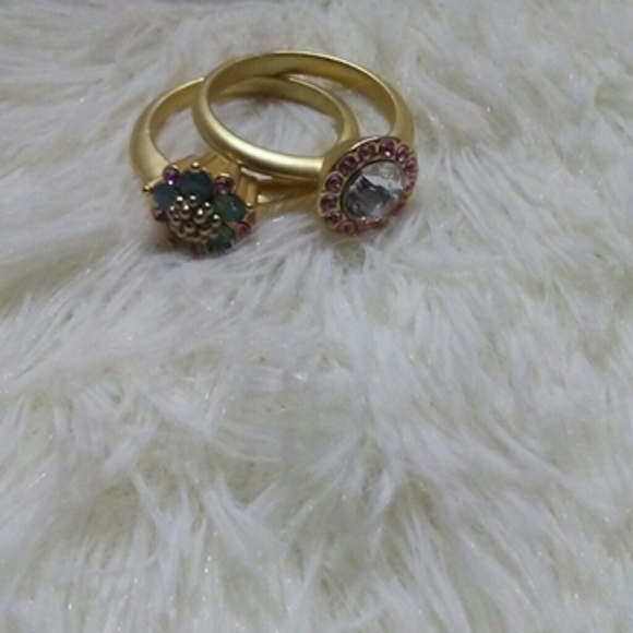 Simple Round 14K Gold Plated and Swarovski Crystal Ring - Size 7 - Picture 3 of 3